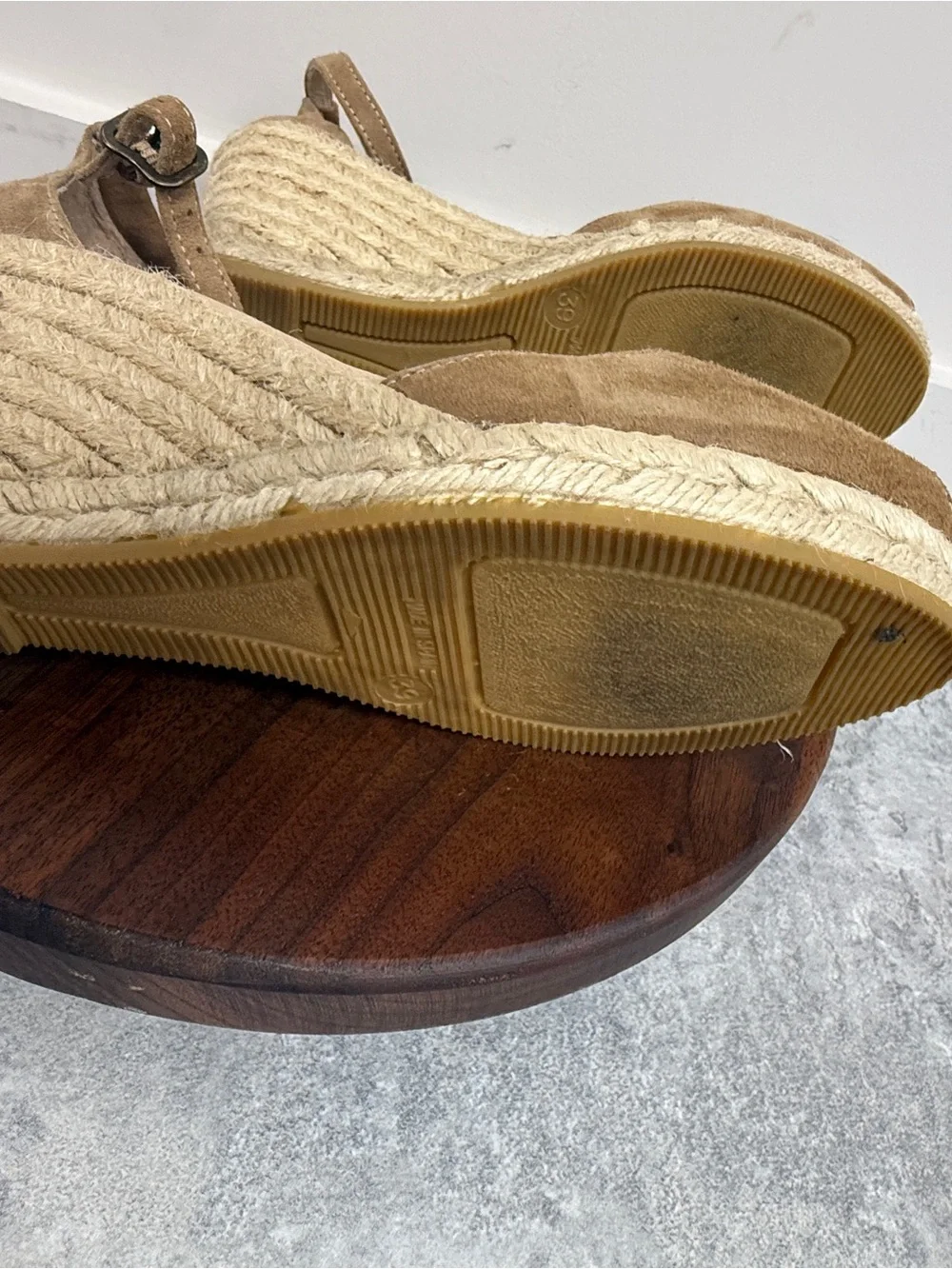 Gaimo Spain Tan Suede Espadrille Wedge Sandals Size 39